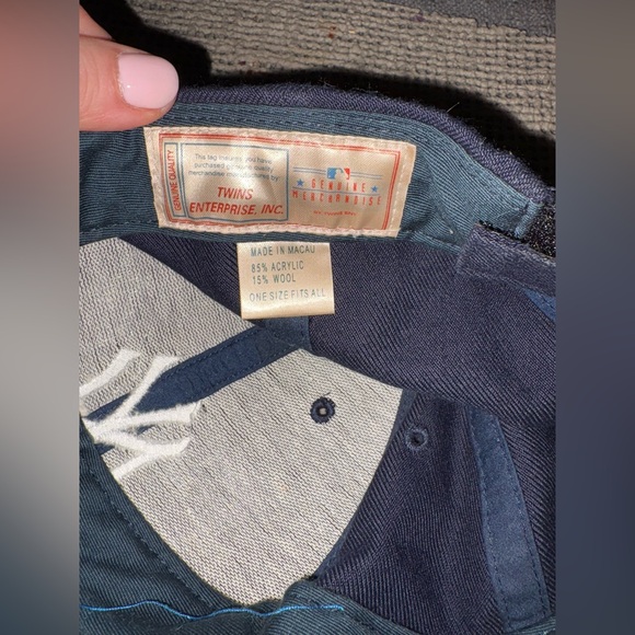 New York Yankees Vintage Velcro Adjustable Strapback hat Twins Enterprise - Picture 4 of 4